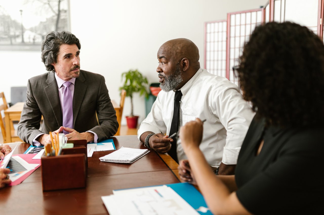 10 Advanced Sourcing Strategies to Defend Corporate Gross Margins Against Volatility