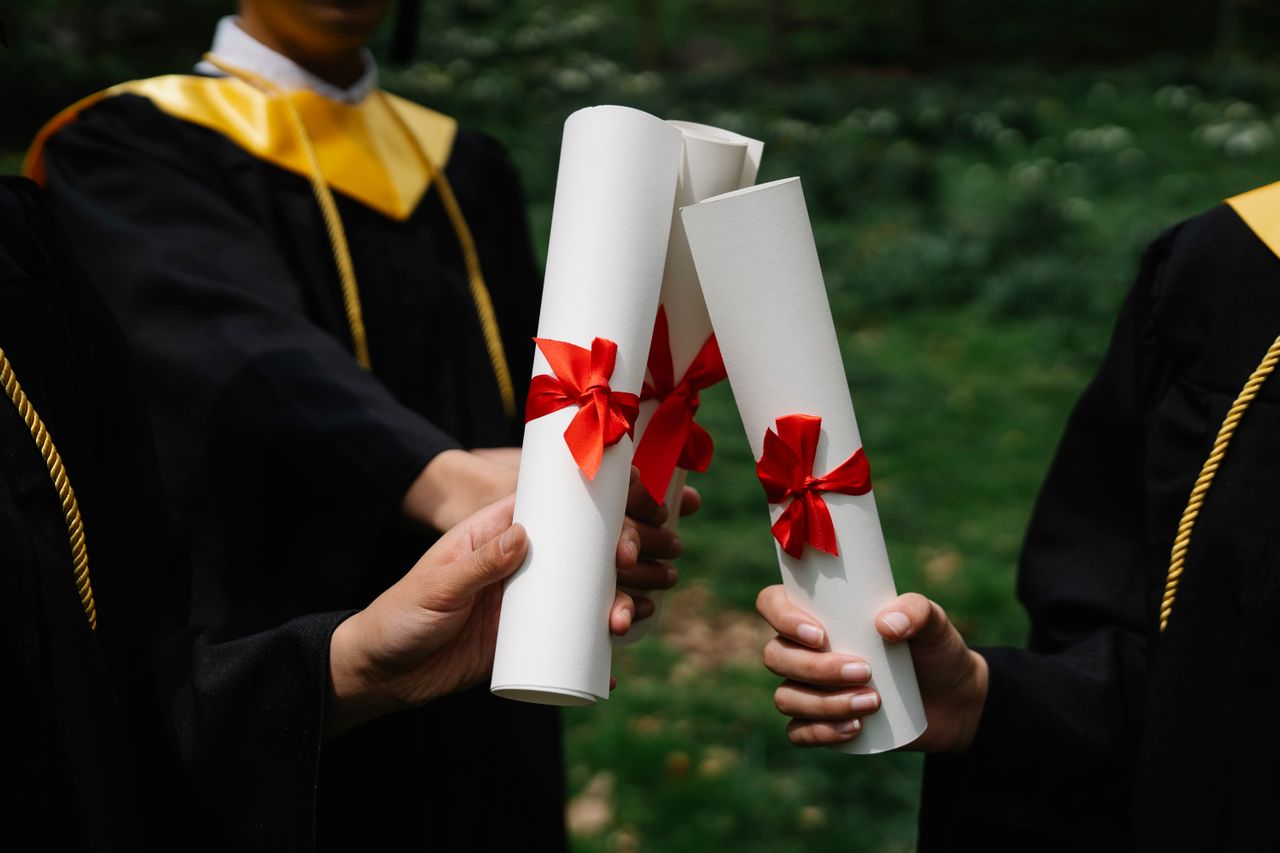 How to Balance a Prestigious UK Degree with a Full-Time Career (6 Practical Tips)