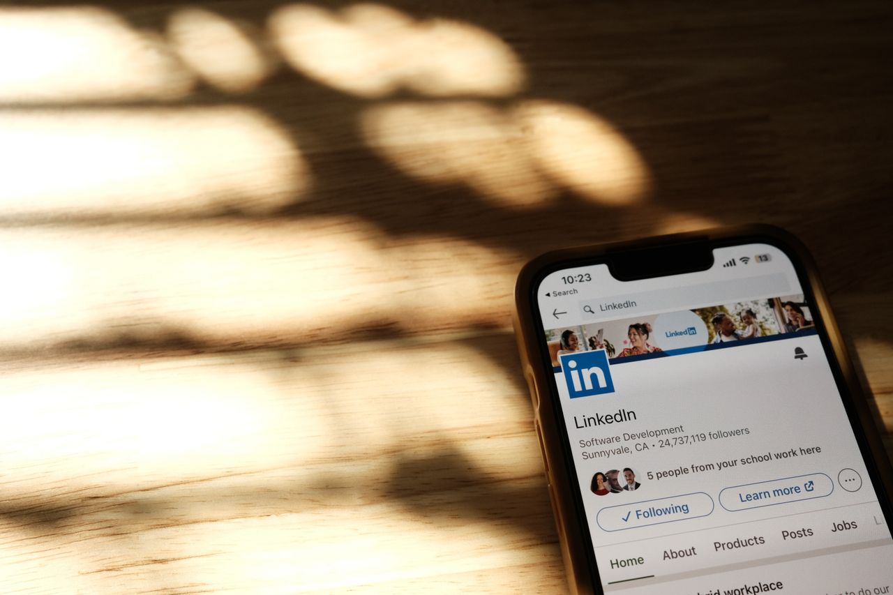 How to Frame In-Progress Degrees and Advanced Qualifications on LinkedIn for Immediate Authority