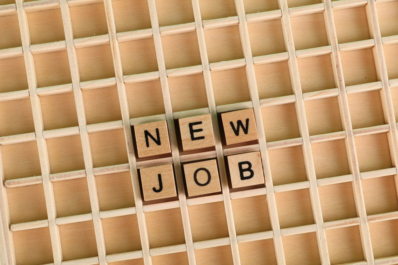 How to Secure External Step-Up Offers on LinkedIn While Keeping Your Day Job